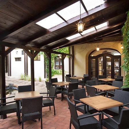 Hotel U Hada Zatec المظهر الخارجي الصورة