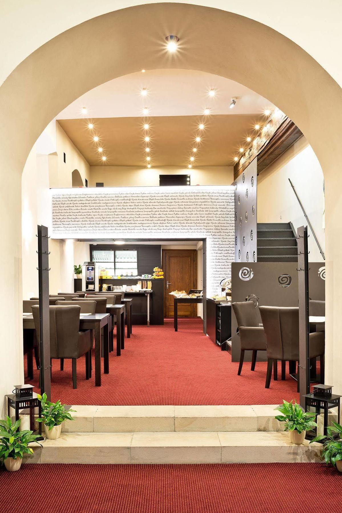 Hotel U Hada Zatec المظهر الخارجي الصورة