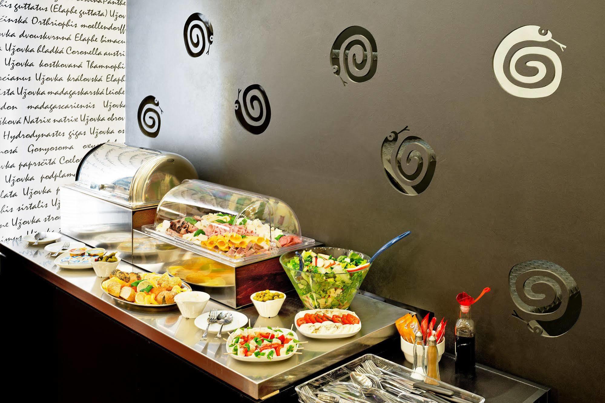 Hotel U Hada Zatec المظهر الخارجي الصورة