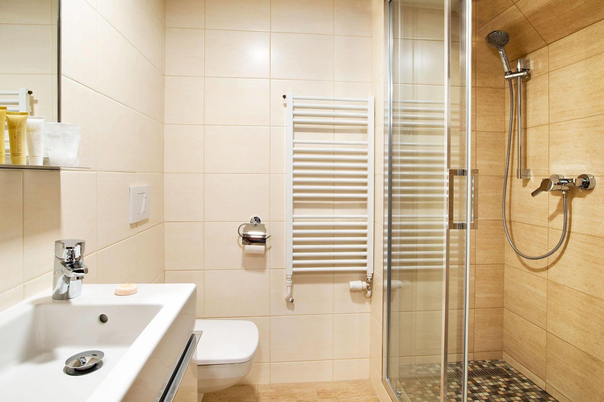 Hotel U Hada Zatec المظهر الخارجي الصورة