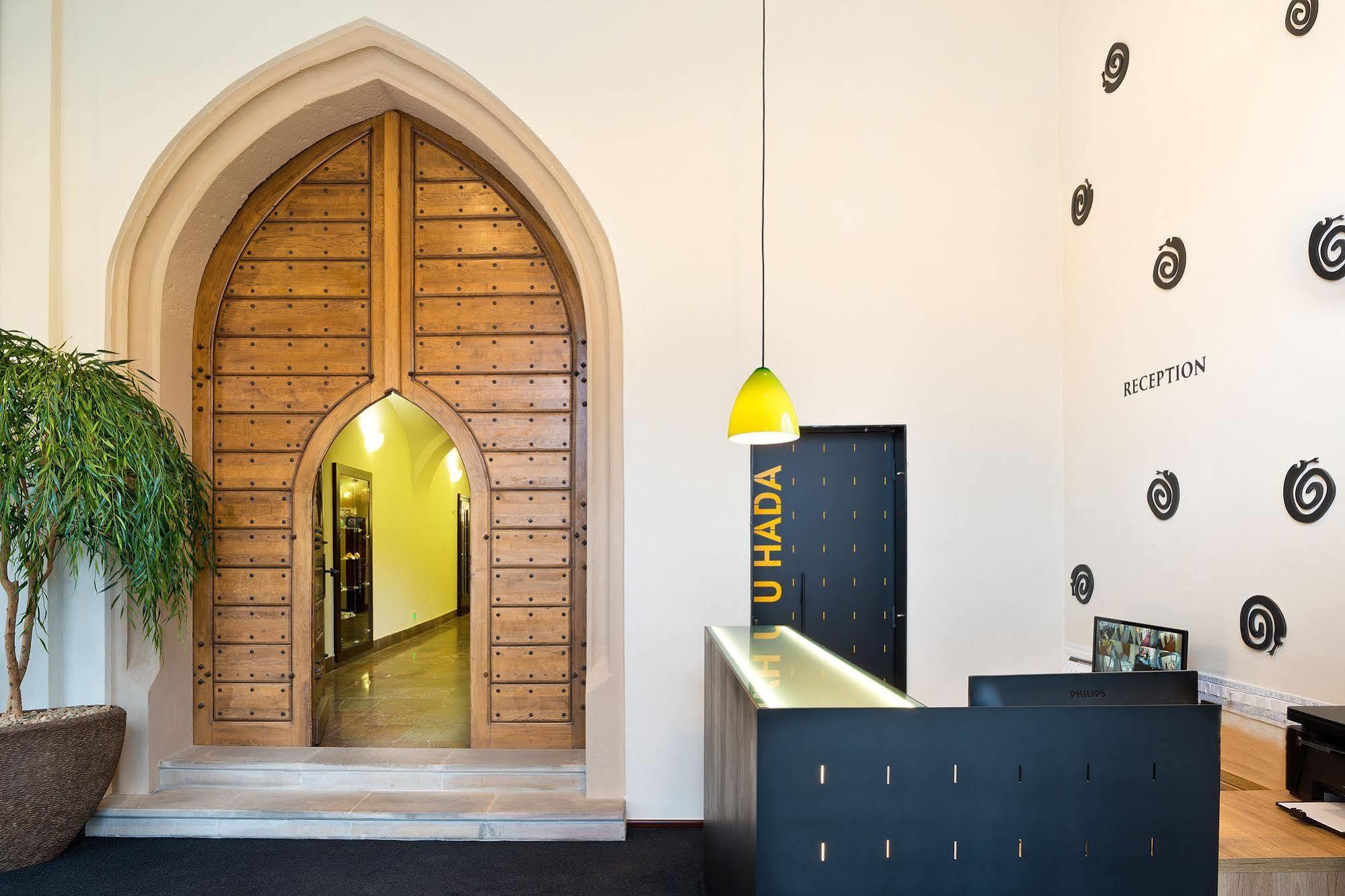 Hotel U Hada Zatec المظهر الخارجي الصورة