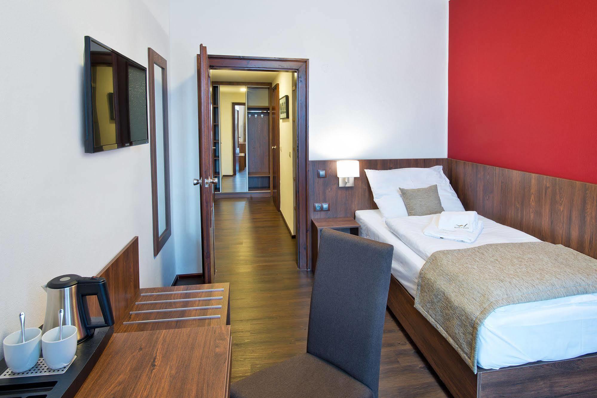 Hotel U Hada Zatec المظهر الخارجي الصورة