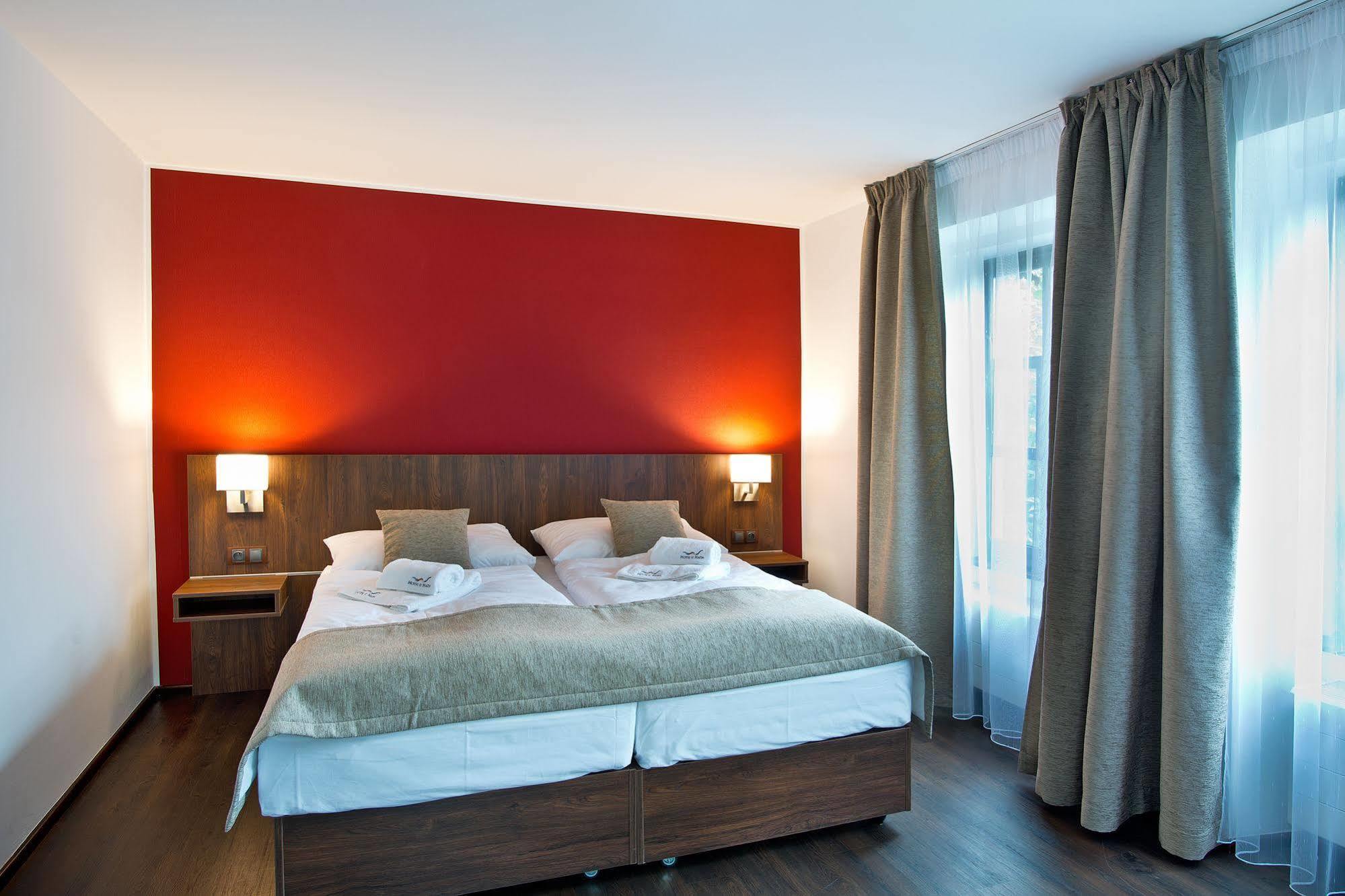 Hotel U Hada Zatec المظهر الخارجي الصورة
