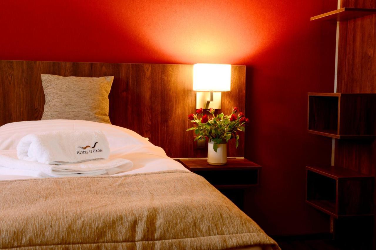 Hotel U Hada Zatec المظهر الخارجي الصورة